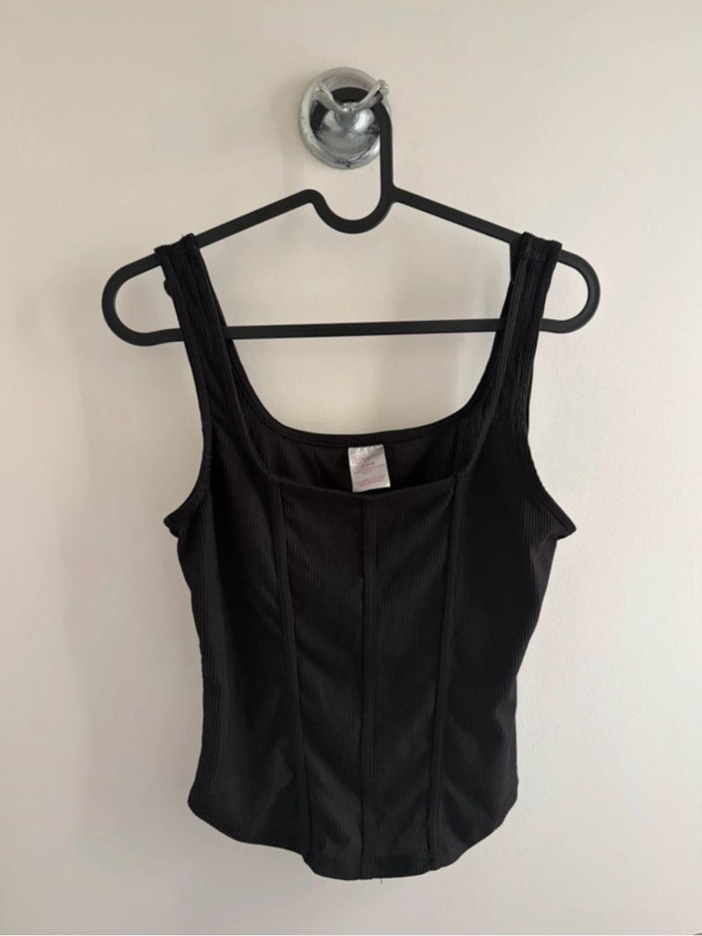Boundaries Women's cropped tank Tops Size S